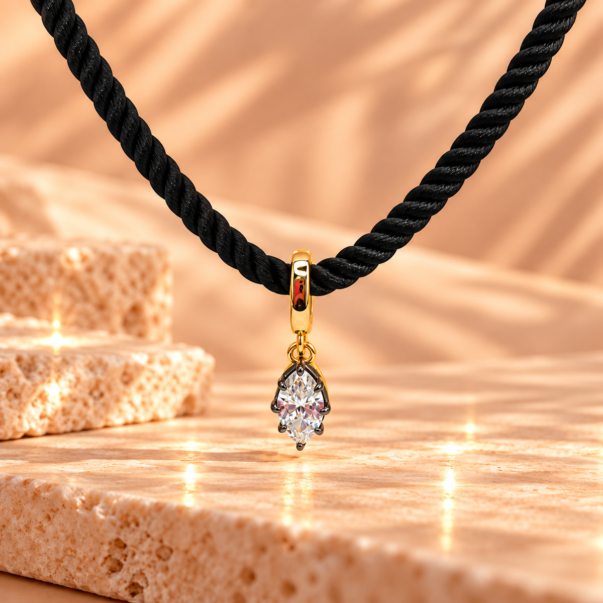 Versailles Pendant - Marquise