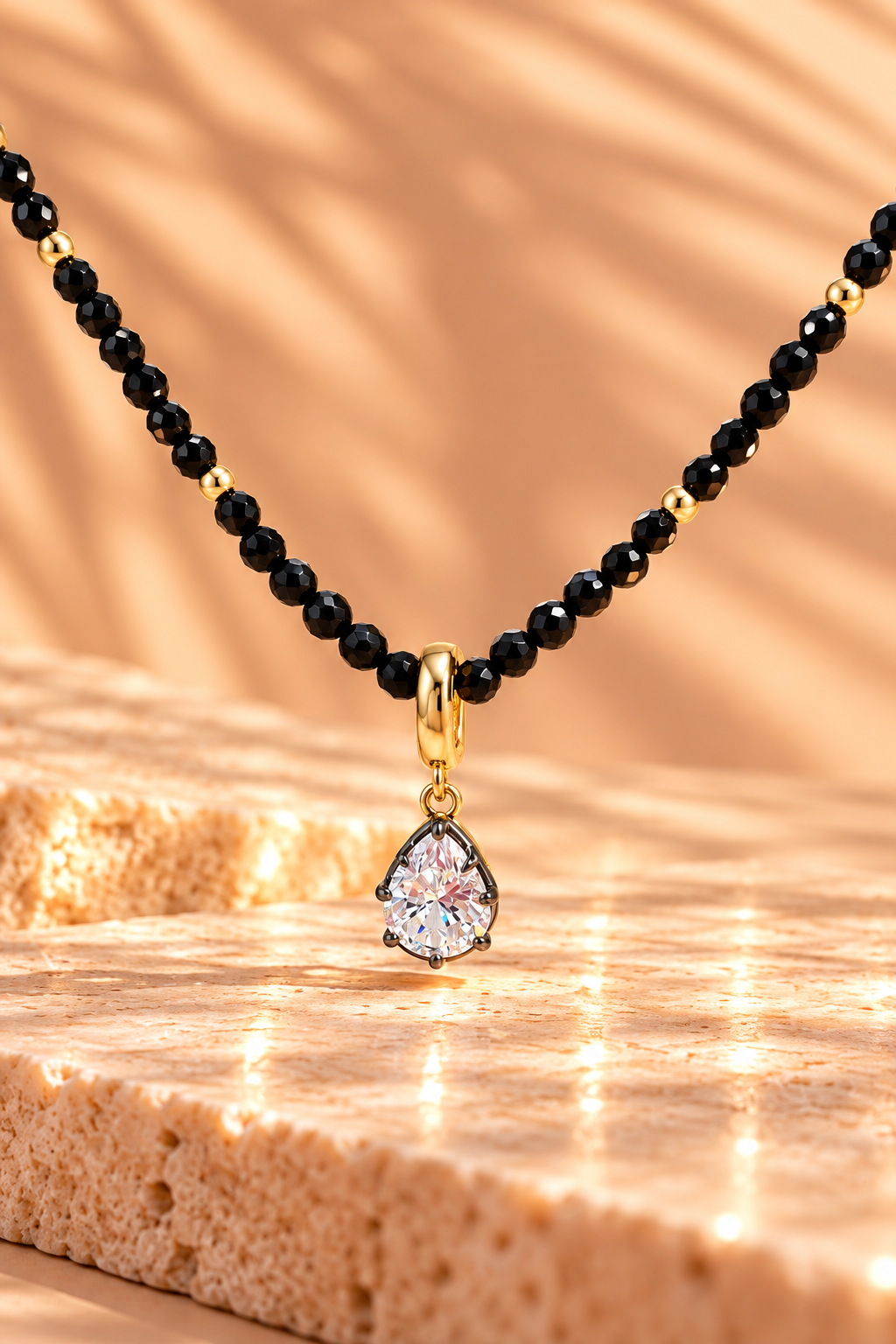 Versailles Pendant - Pear